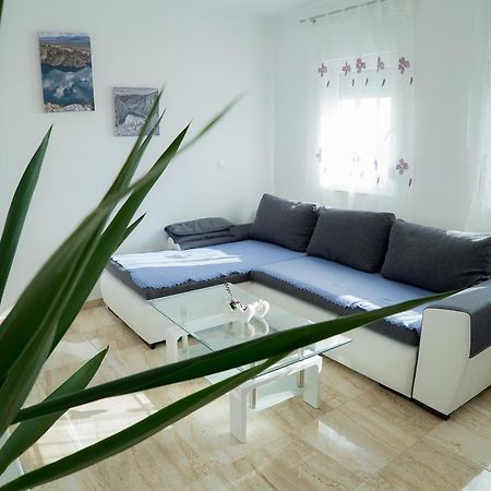 מאקרסקה Apartmani Ruzica מראה חיצוני תמונה