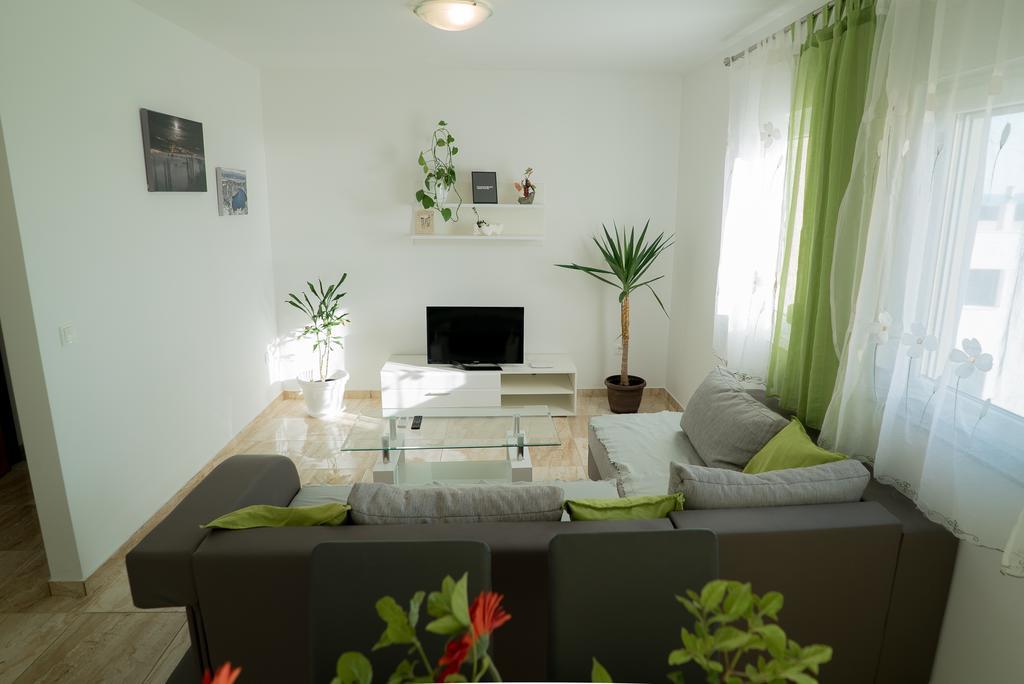 מאקרסקה Apartmani Ruzica מראה חיצוני תמונה
