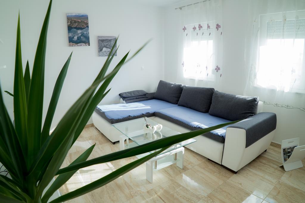 מאקרסקה Apartmani Ruzica מראה חיצוני תמונה