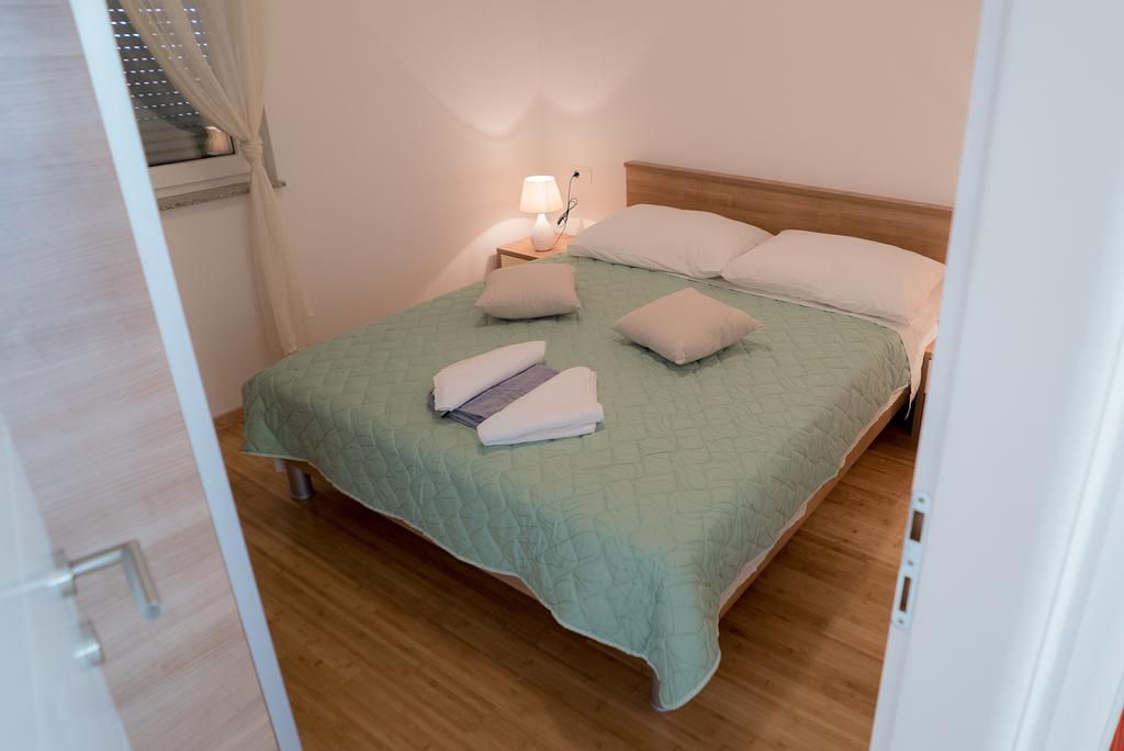 מאקרסקה Apartmani Ruzica מראה חיצוני תמונה